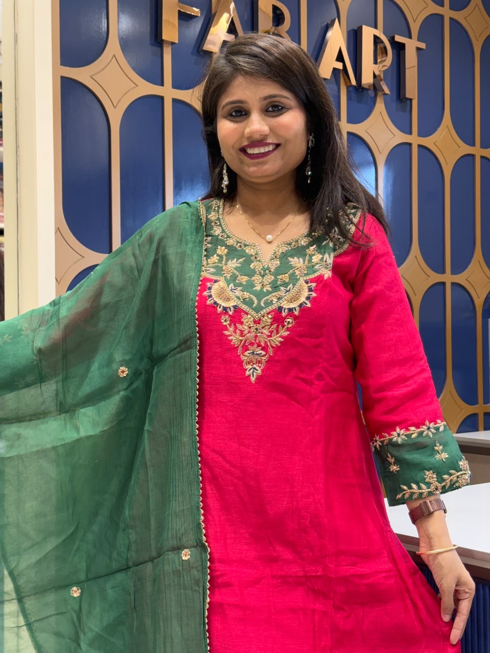 Apsara Contrast Dupatta: 310