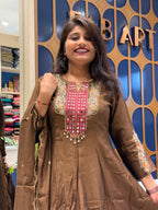 Mirror Anarkali: 250