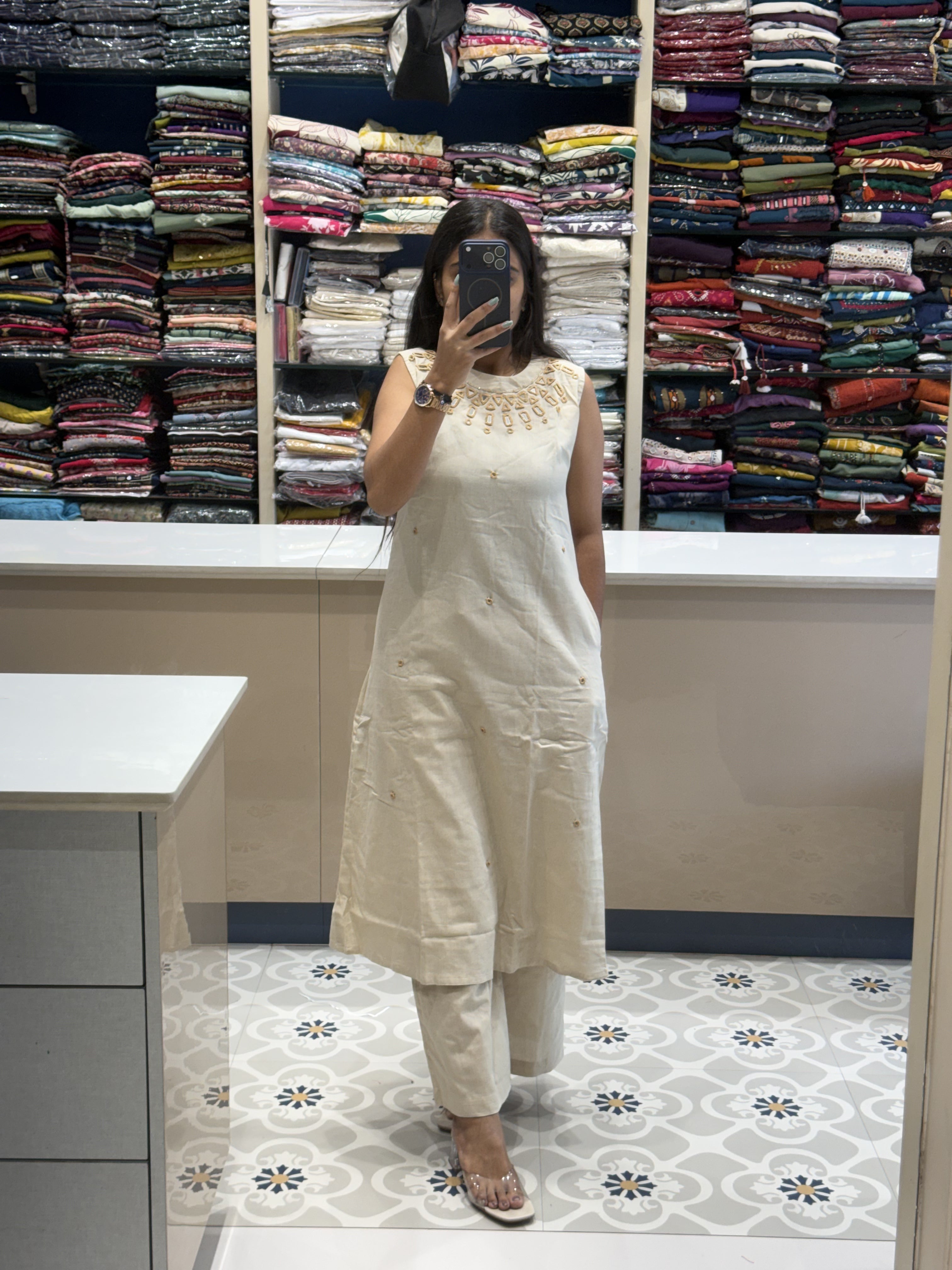 Mirror-Work Pair: 0094
