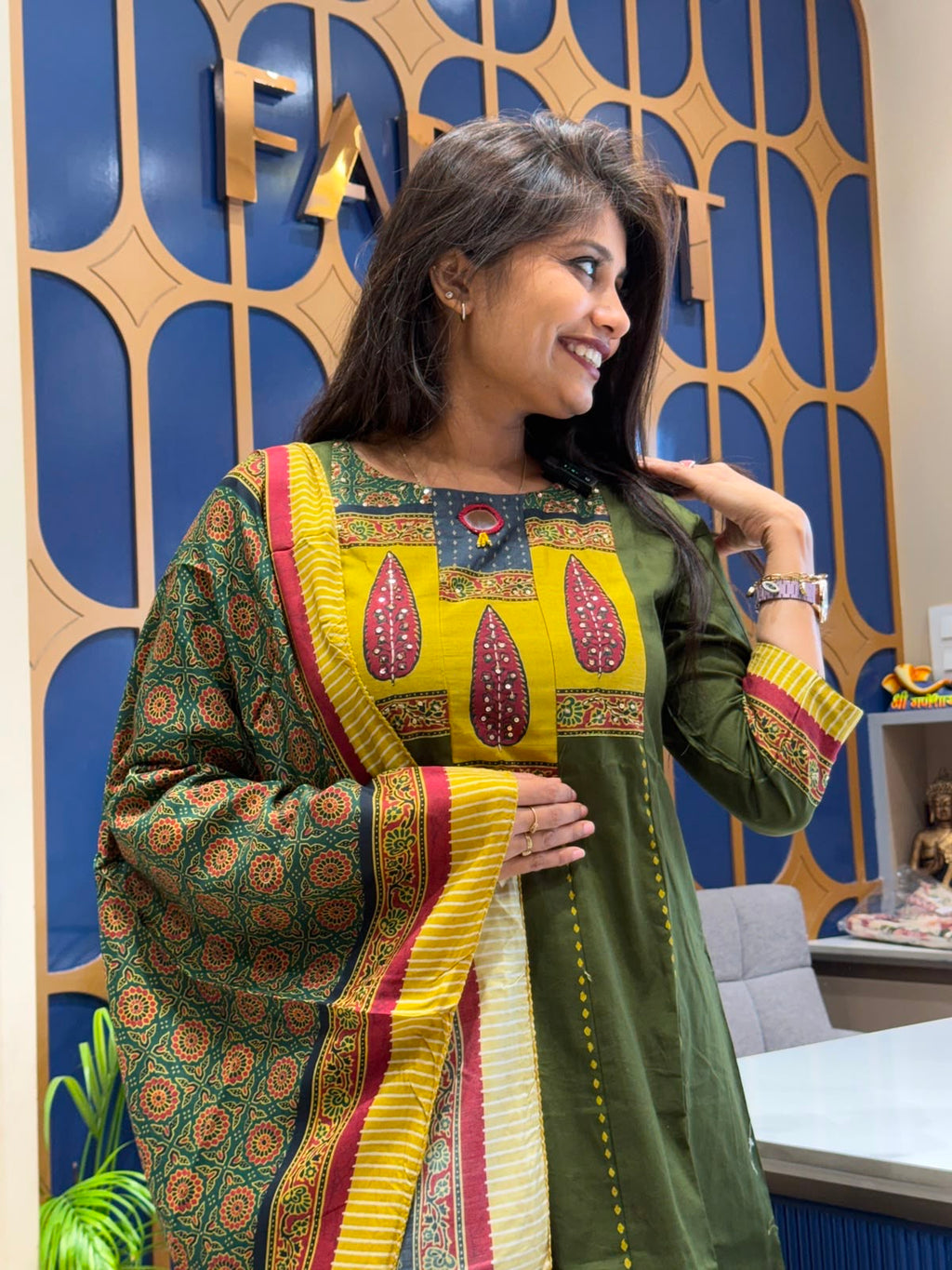 Sonakshi Dress: 188