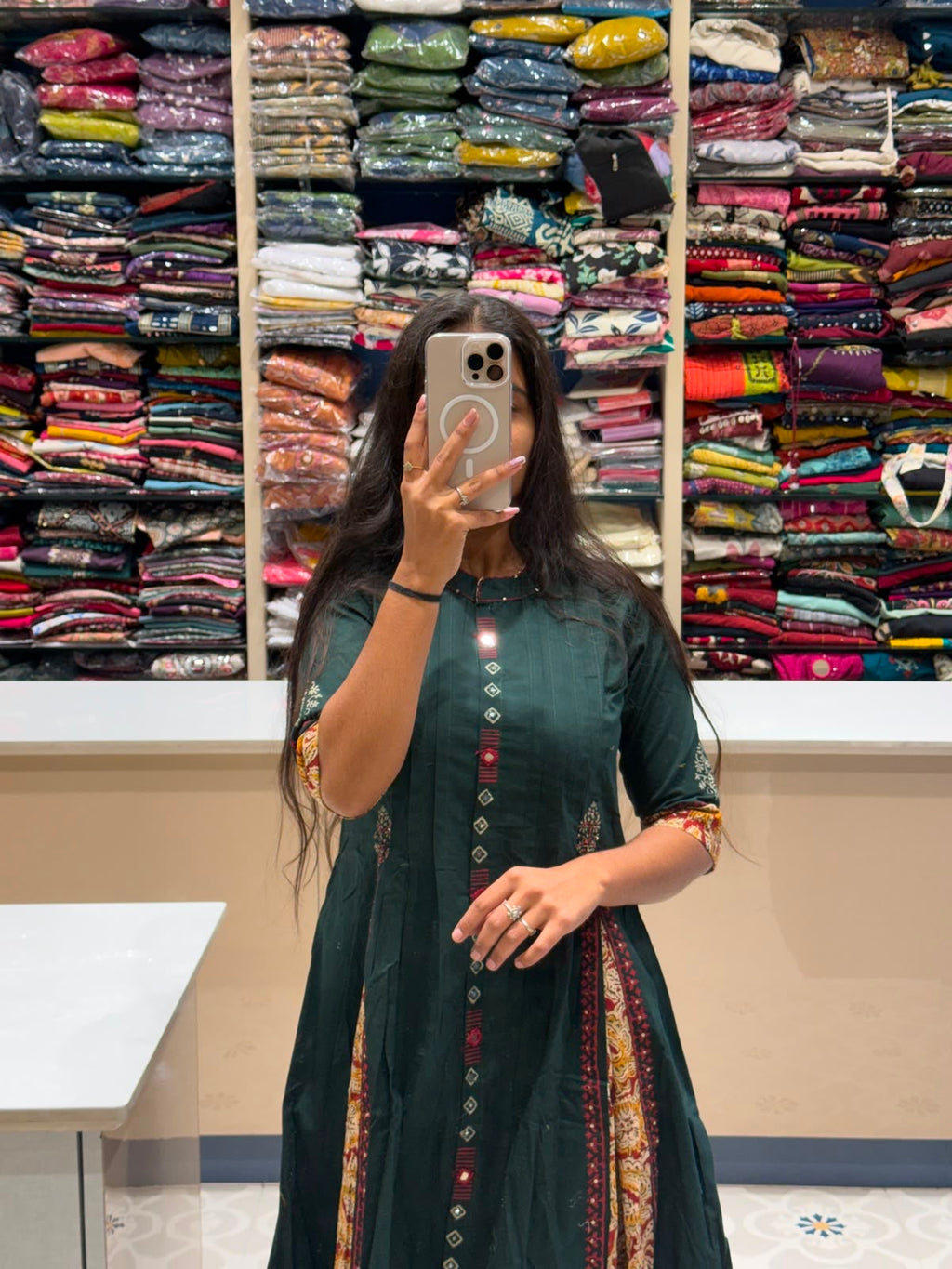 Samantha Ajarakh Pair: 296