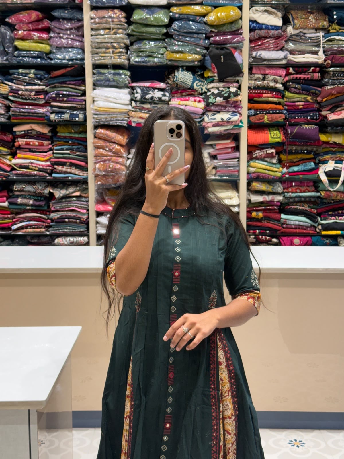 Samantha Ajarakh Pair: 296