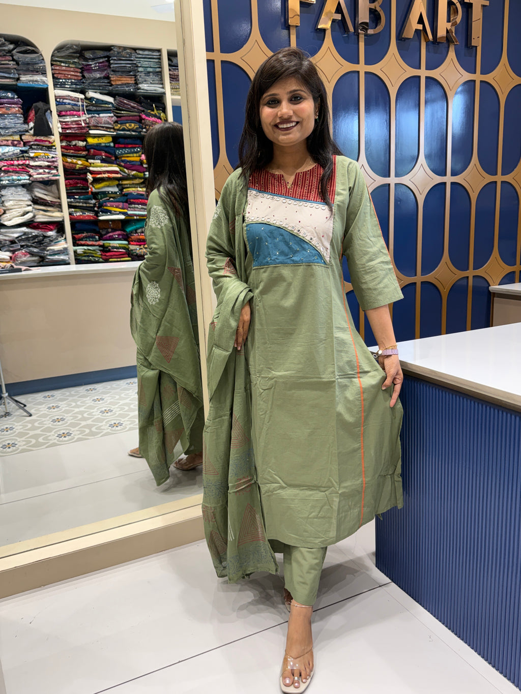 Straight Cut Dress:190