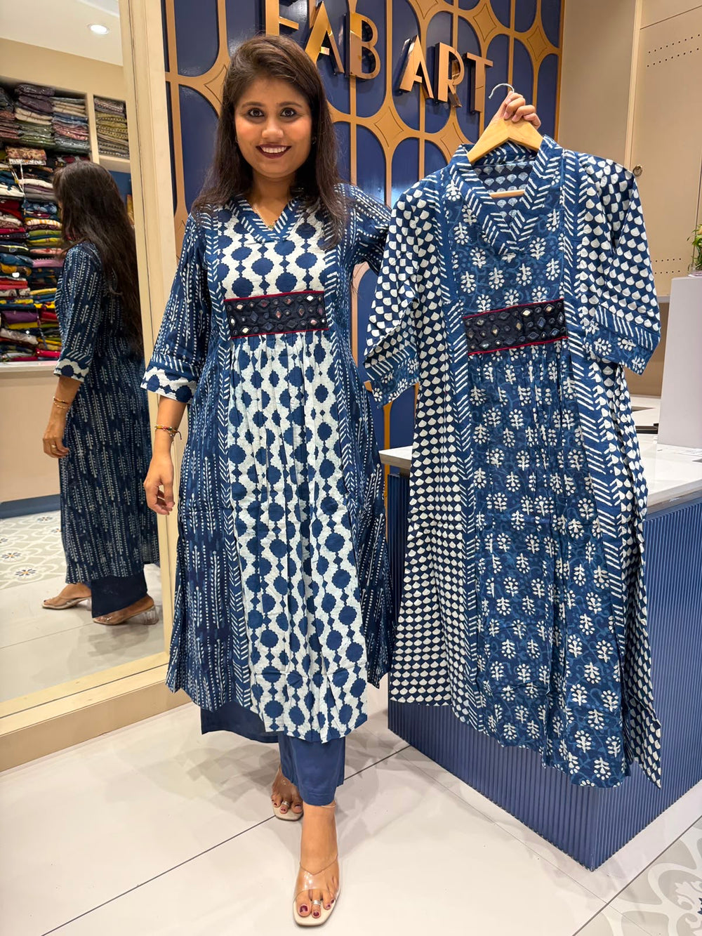 Aishwariya Overcoat Set: 293