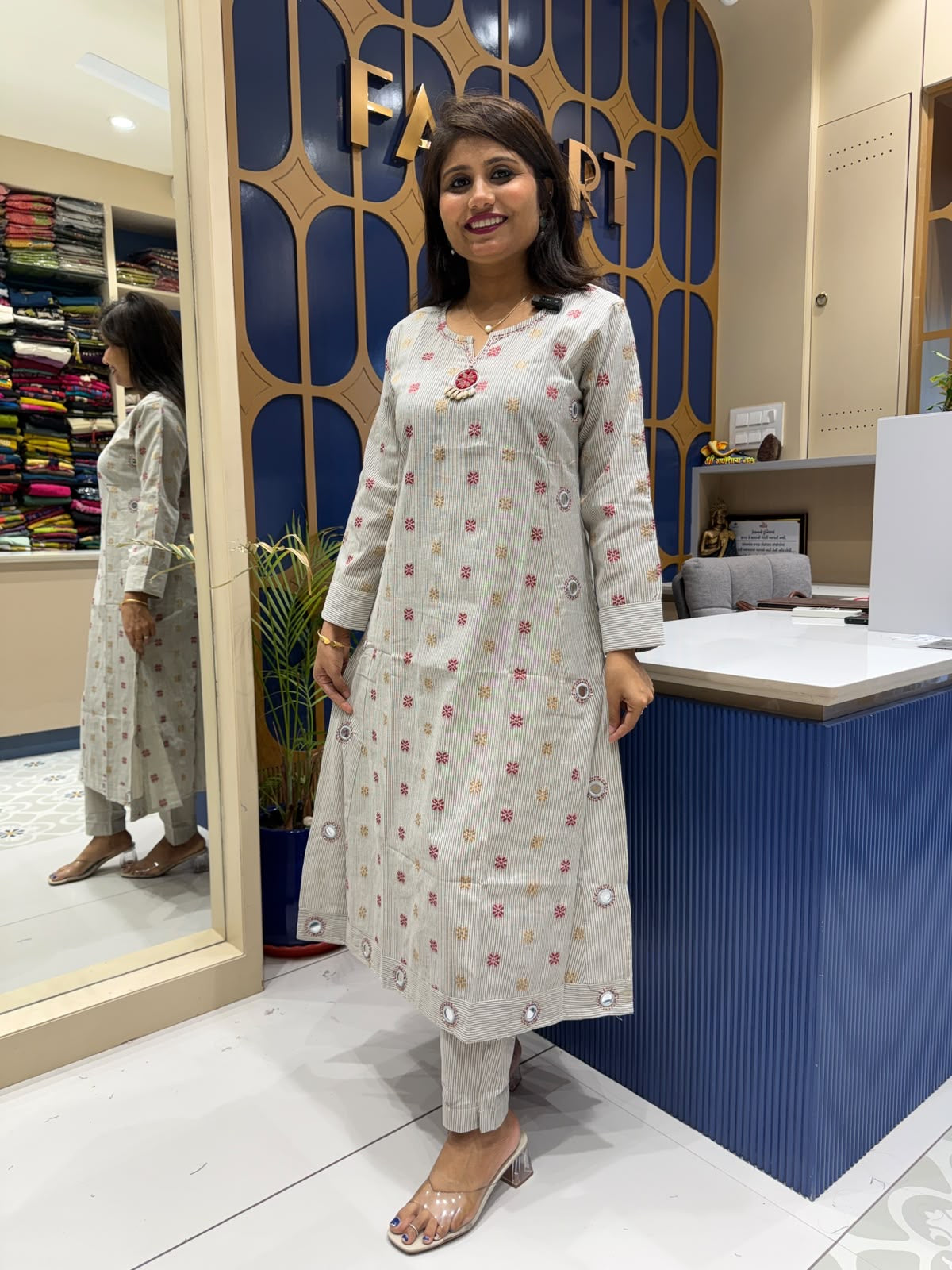 Ojasvi Jamdani Set: 389