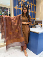 Kutchhi handwork: 270