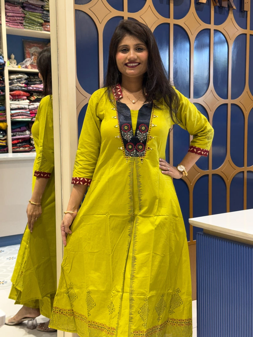 Aadhya Set: 380