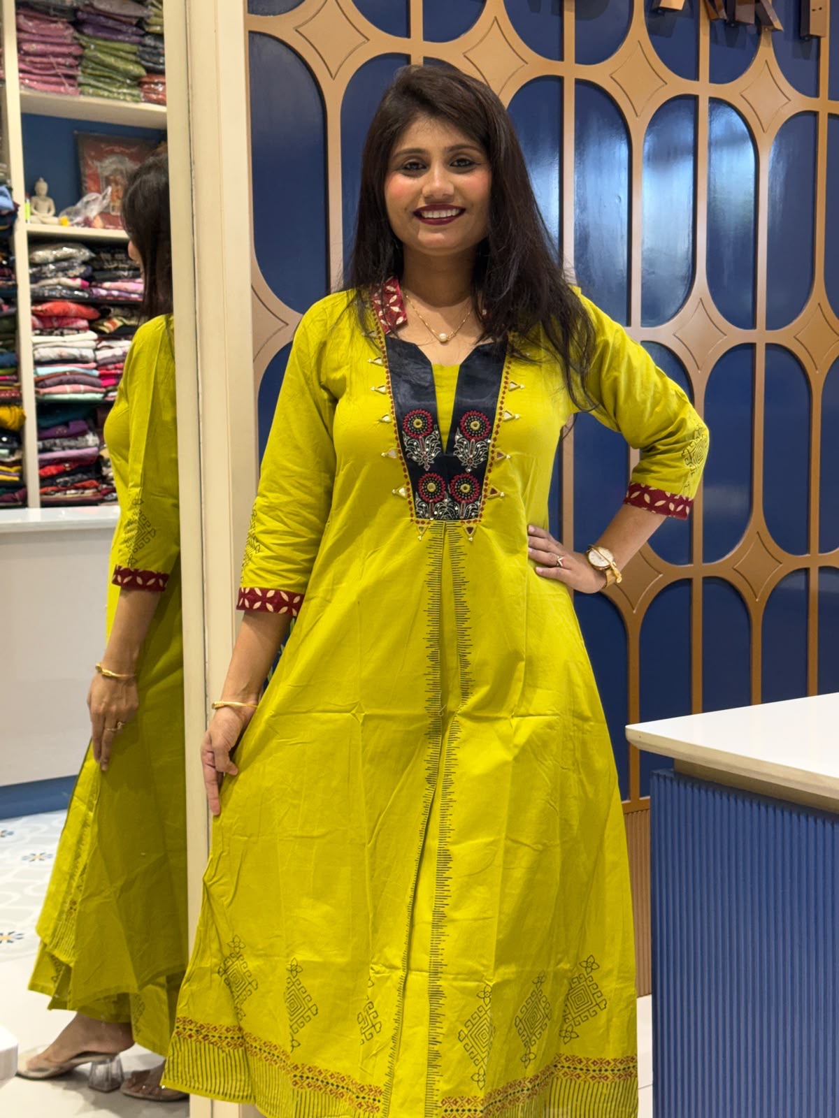 Aadhya Set: 380
