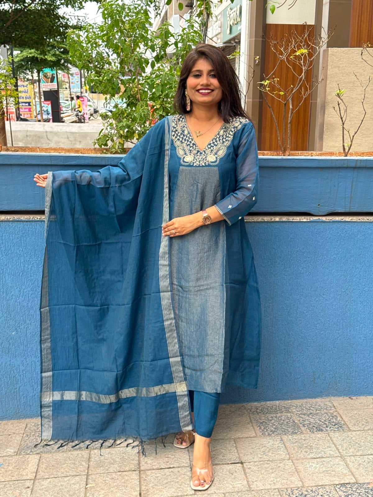 V Neck Blue Work: 259