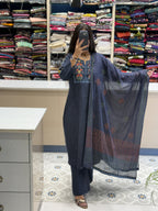 Patoda Three-Piece Design: 0084