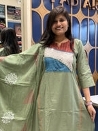 Straight Cut Dress:190