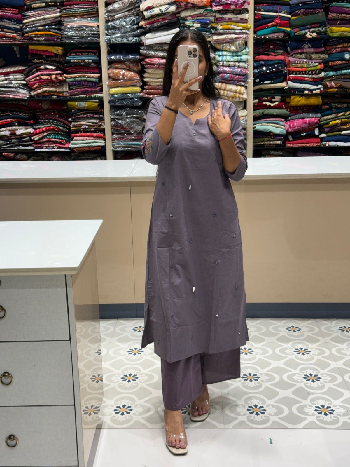 Mirror Sleeve Handwork: 280
