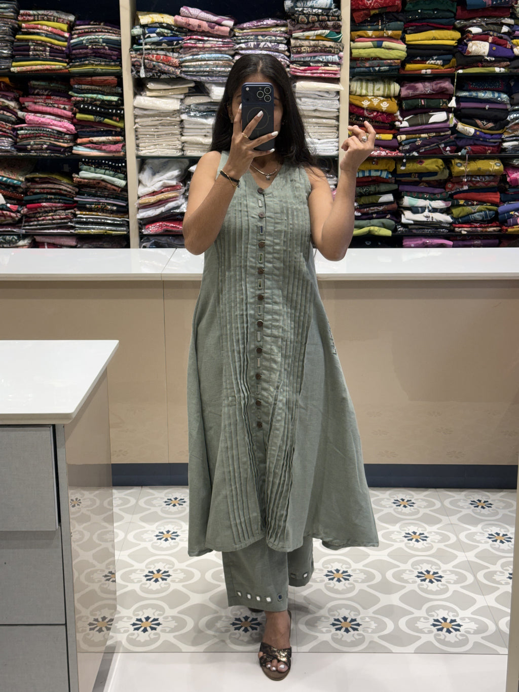 Mirror Work Two-Piece: 0079