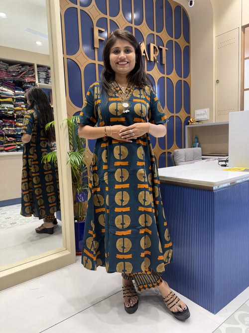 Unique Two-Piece: 0076