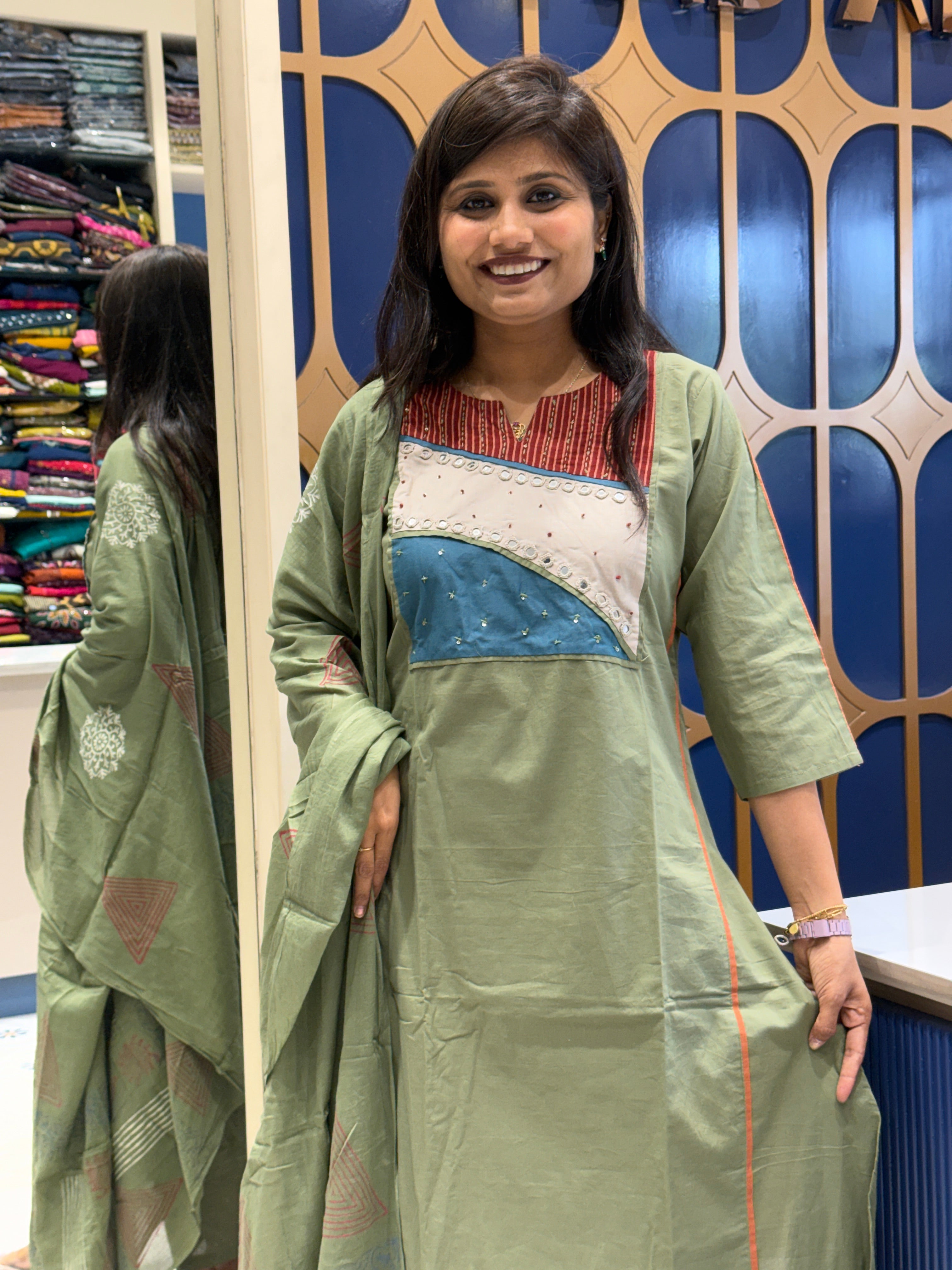 Straight Cut Dress:190
