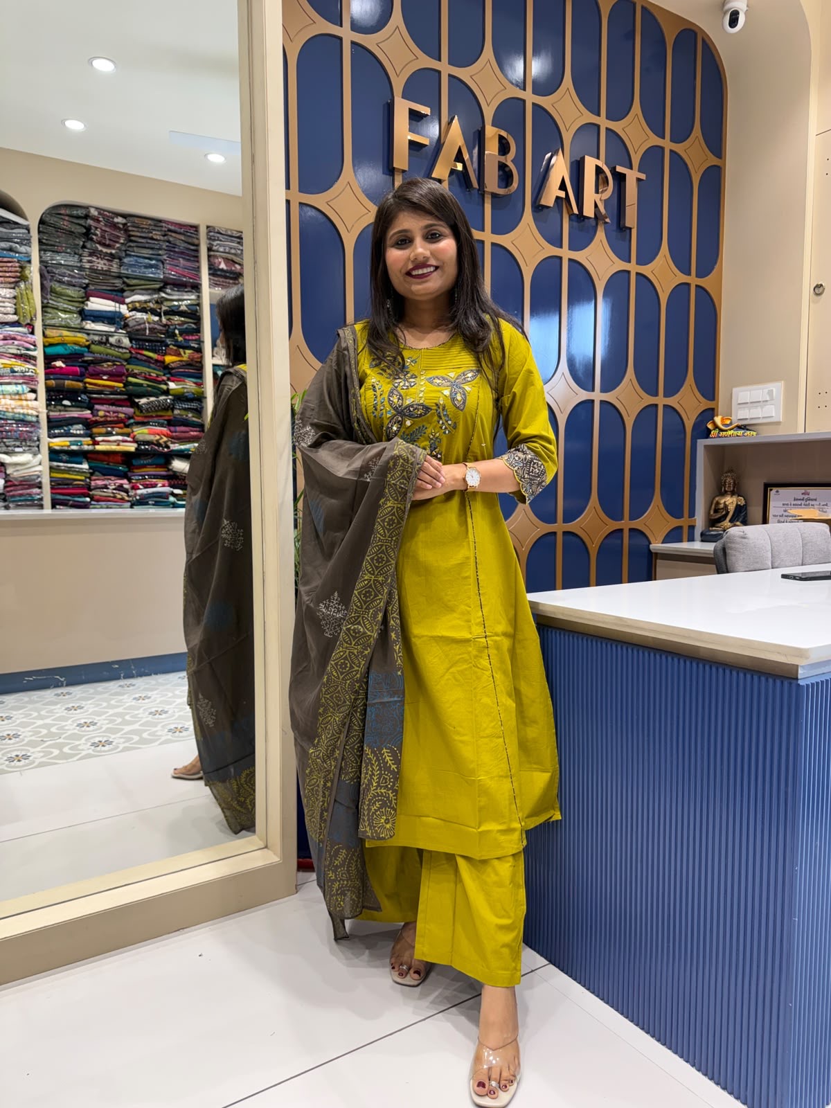 Contrast Duppata Dress: 226