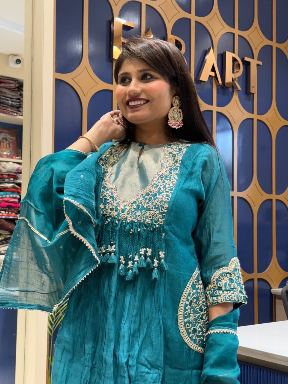 Festive Teal Blue: 409