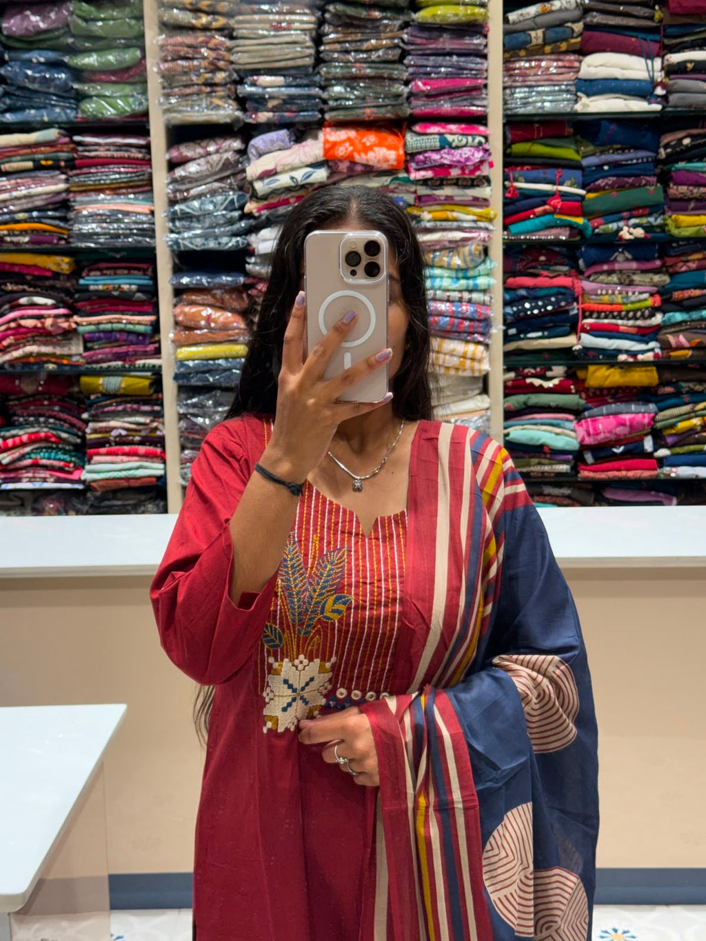 Contrast Duppata Suit: 200