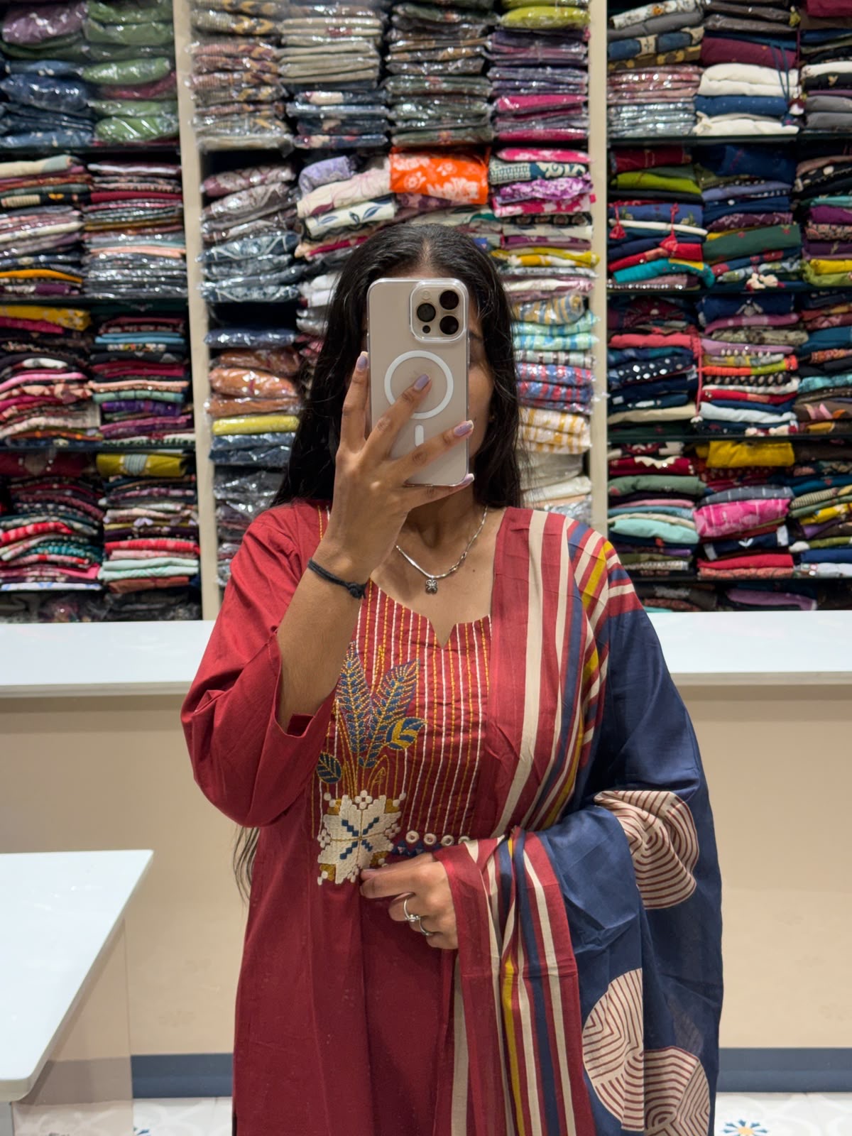 Contrast Duppata Suit: 200
