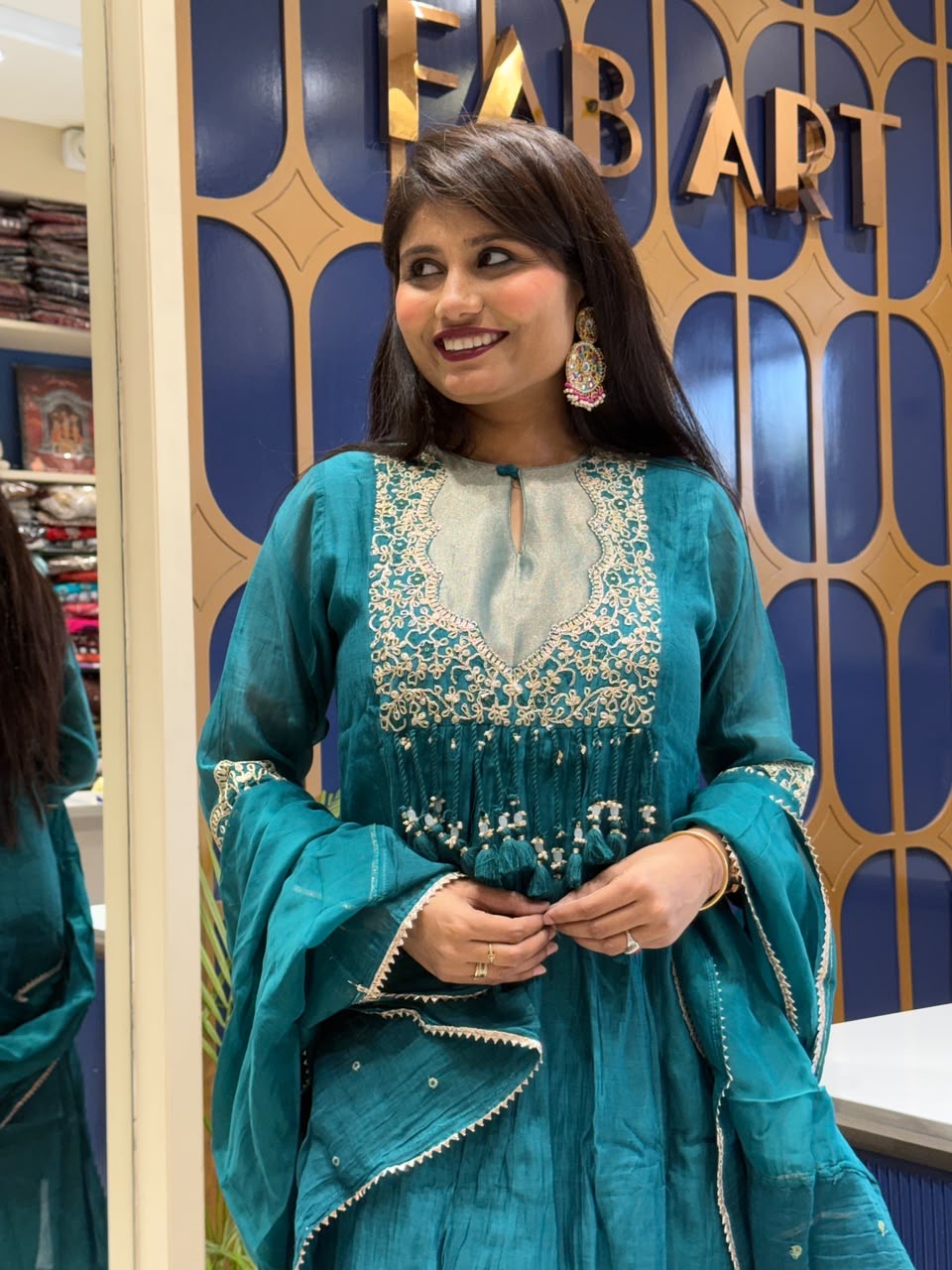 Festive Teal Blue: 409