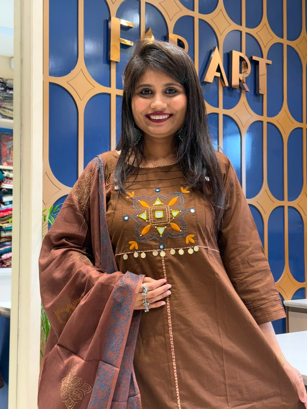 Kutchhi handwork: 270