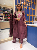 Radhika Pure Banarasi Mul Chanderi: 180