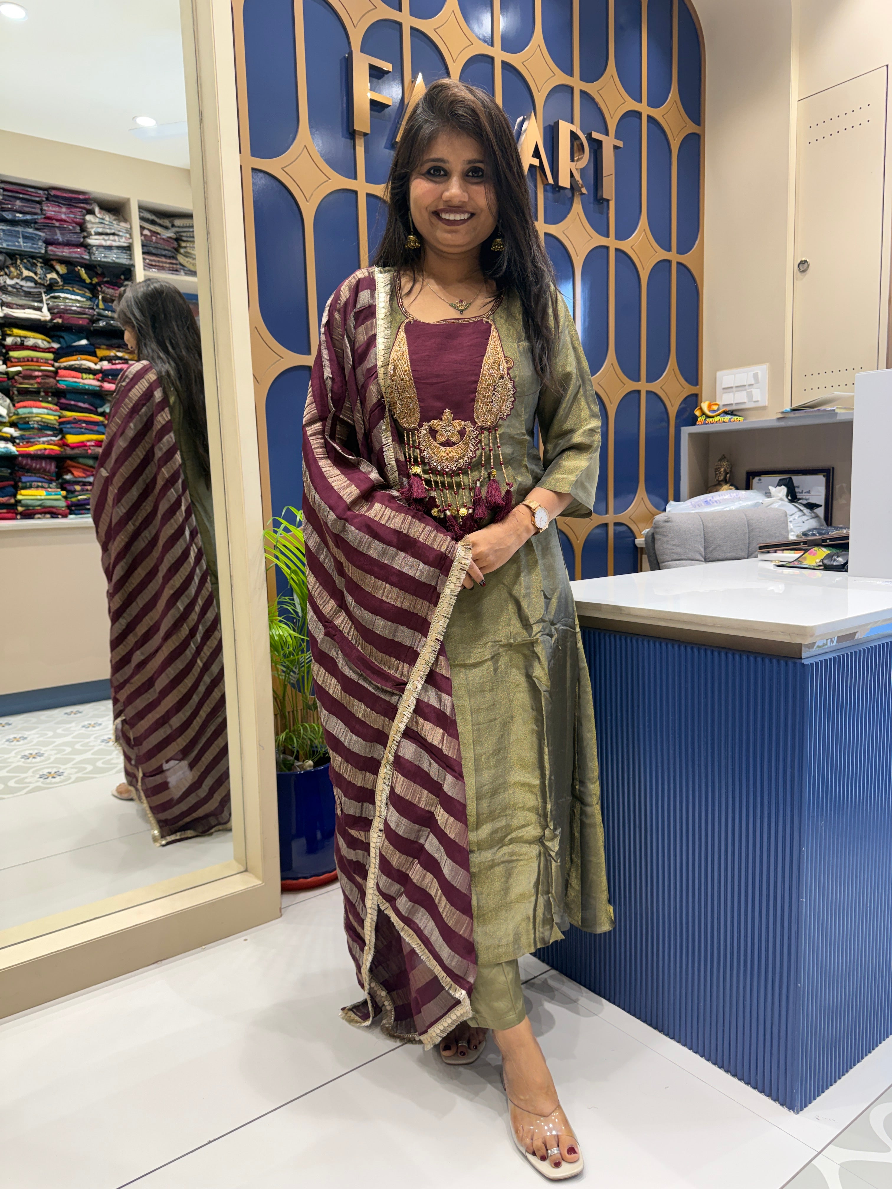 Most Viral Dupatta Dress: 167