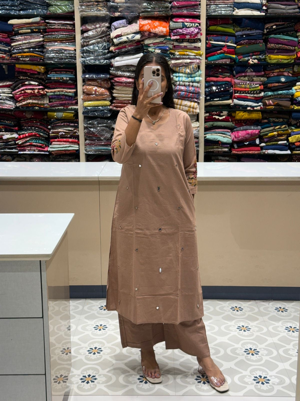 Mirror Sleeve Handwork: 280