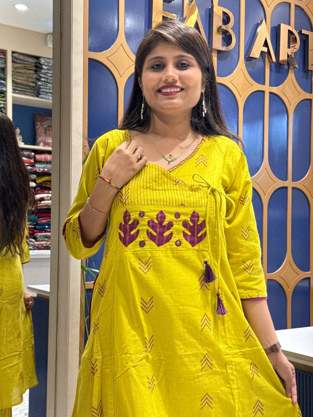 Beautiful Yellow Dress Pair: 276