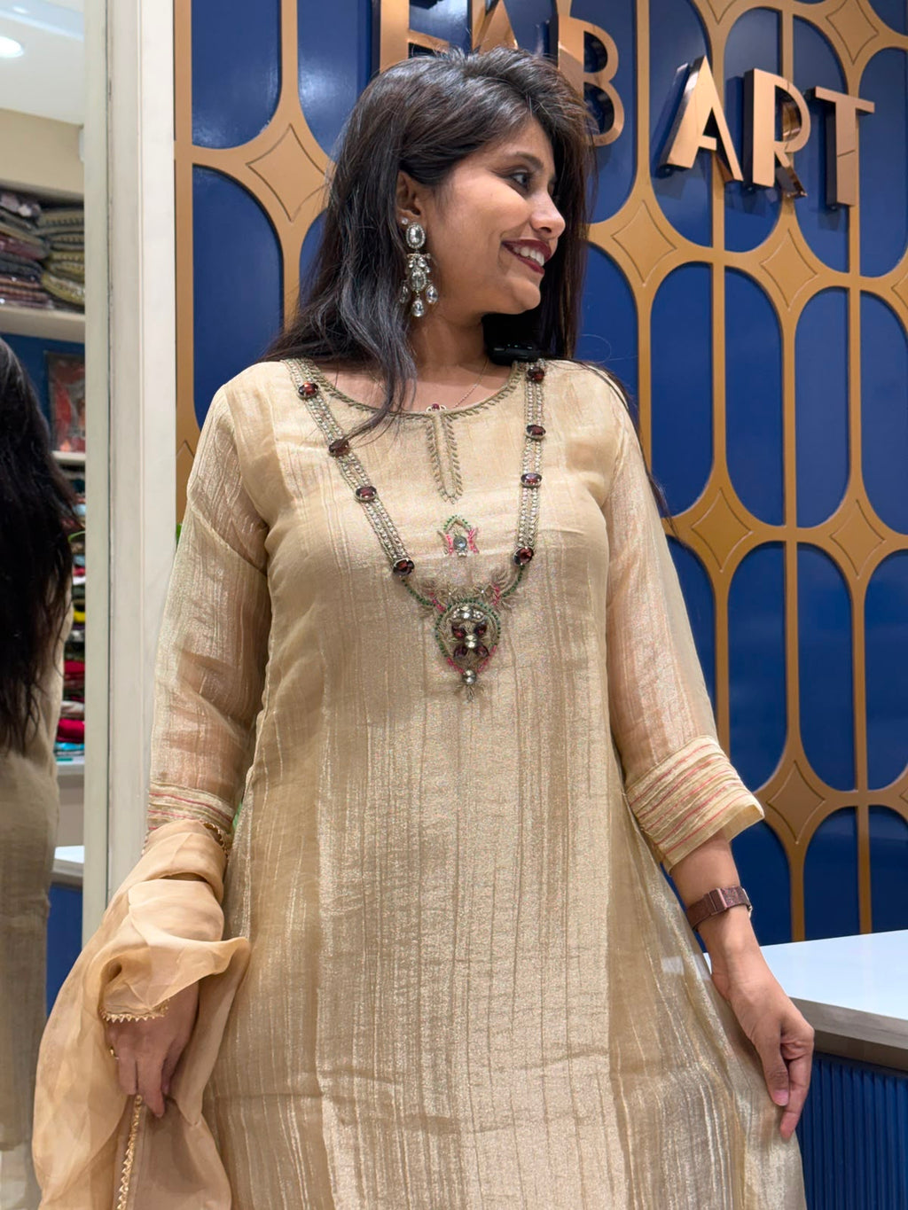 Necklace Dress: 224