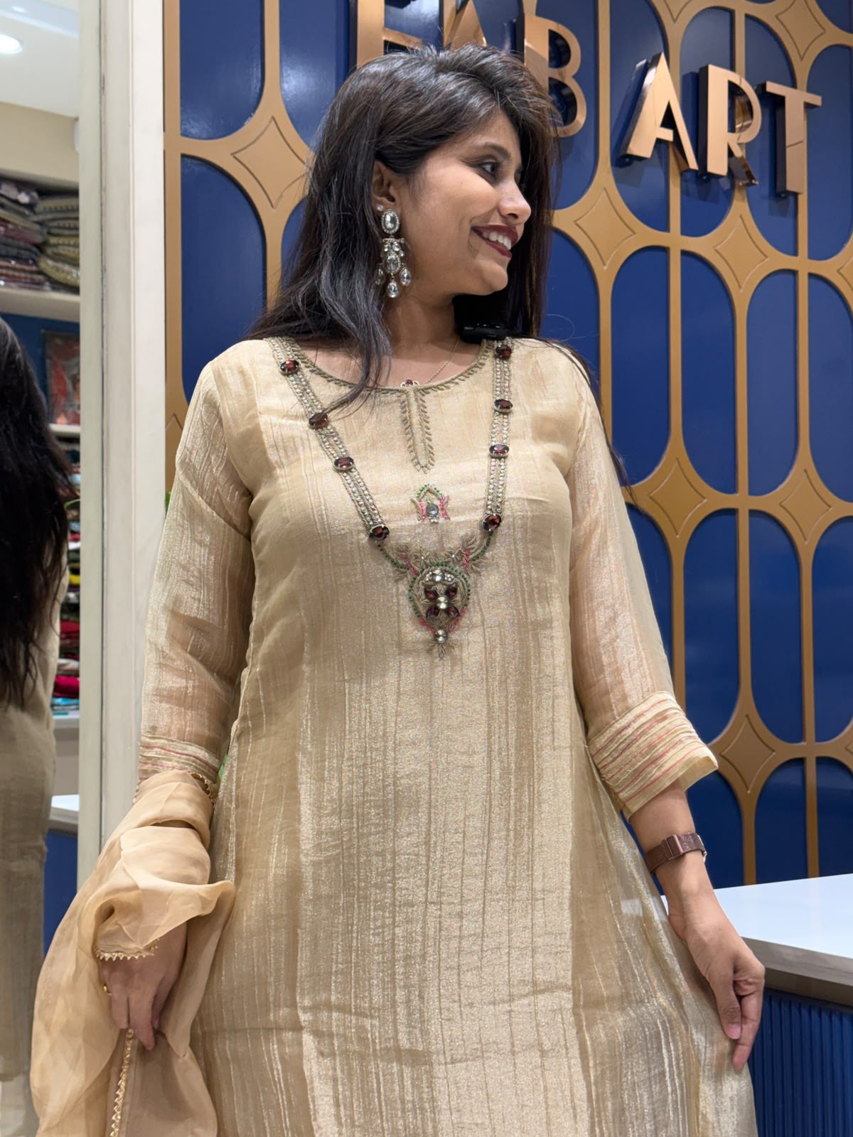 Necklace Dress: 224