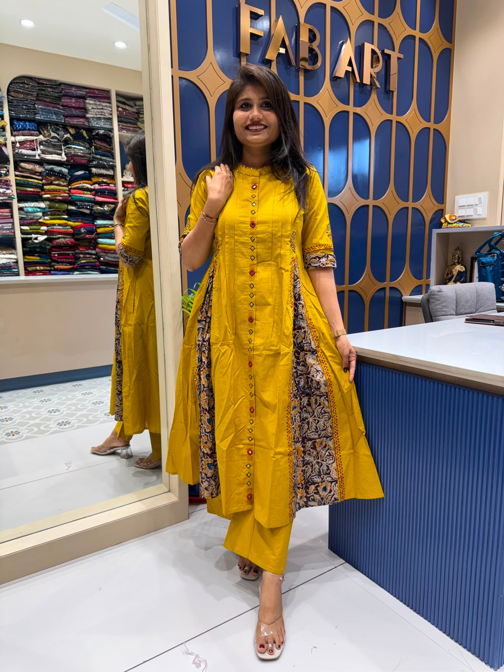 Samantha Ajarakh Pair: 296