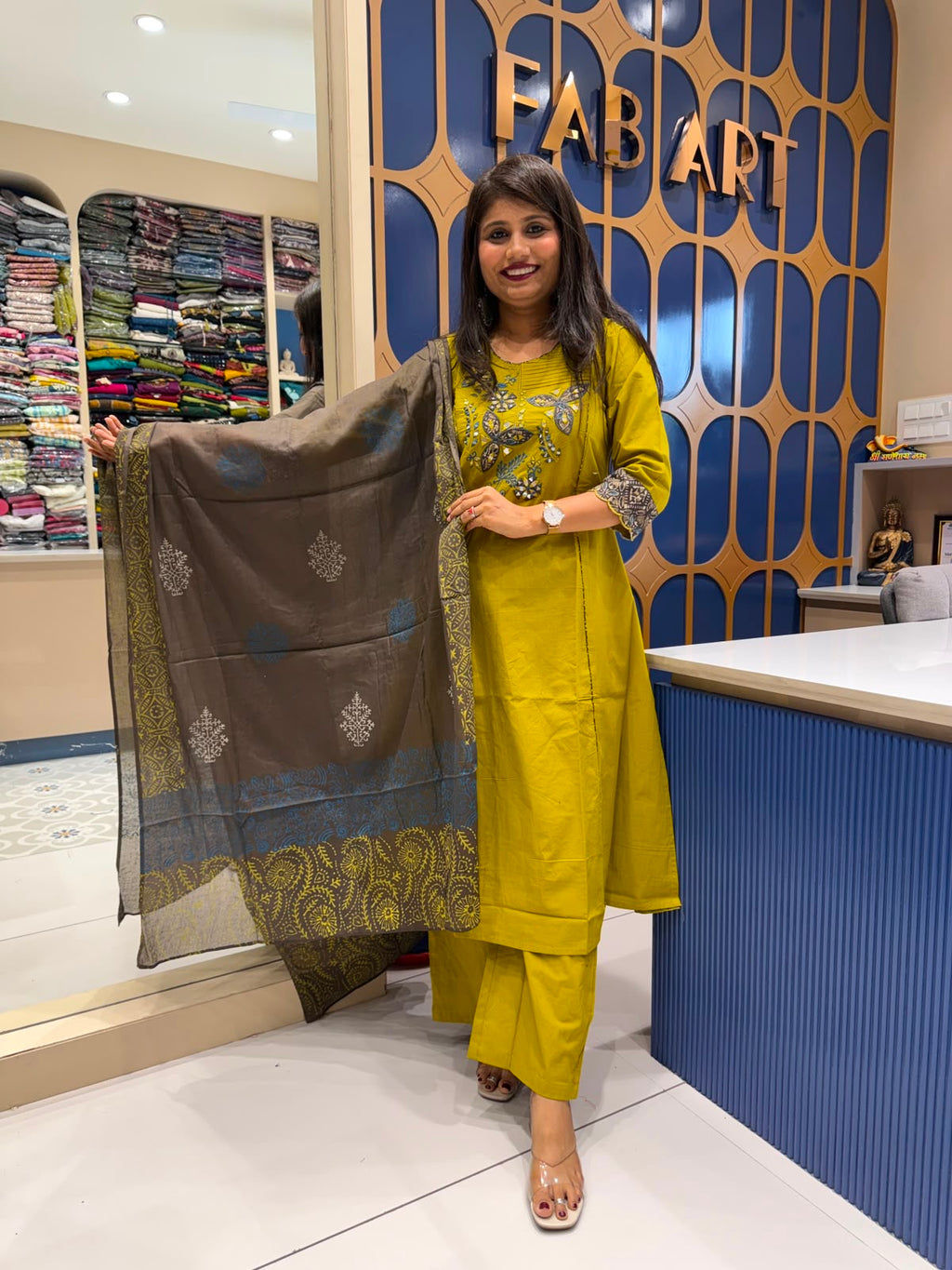 Contrast Duppata Dress: 226