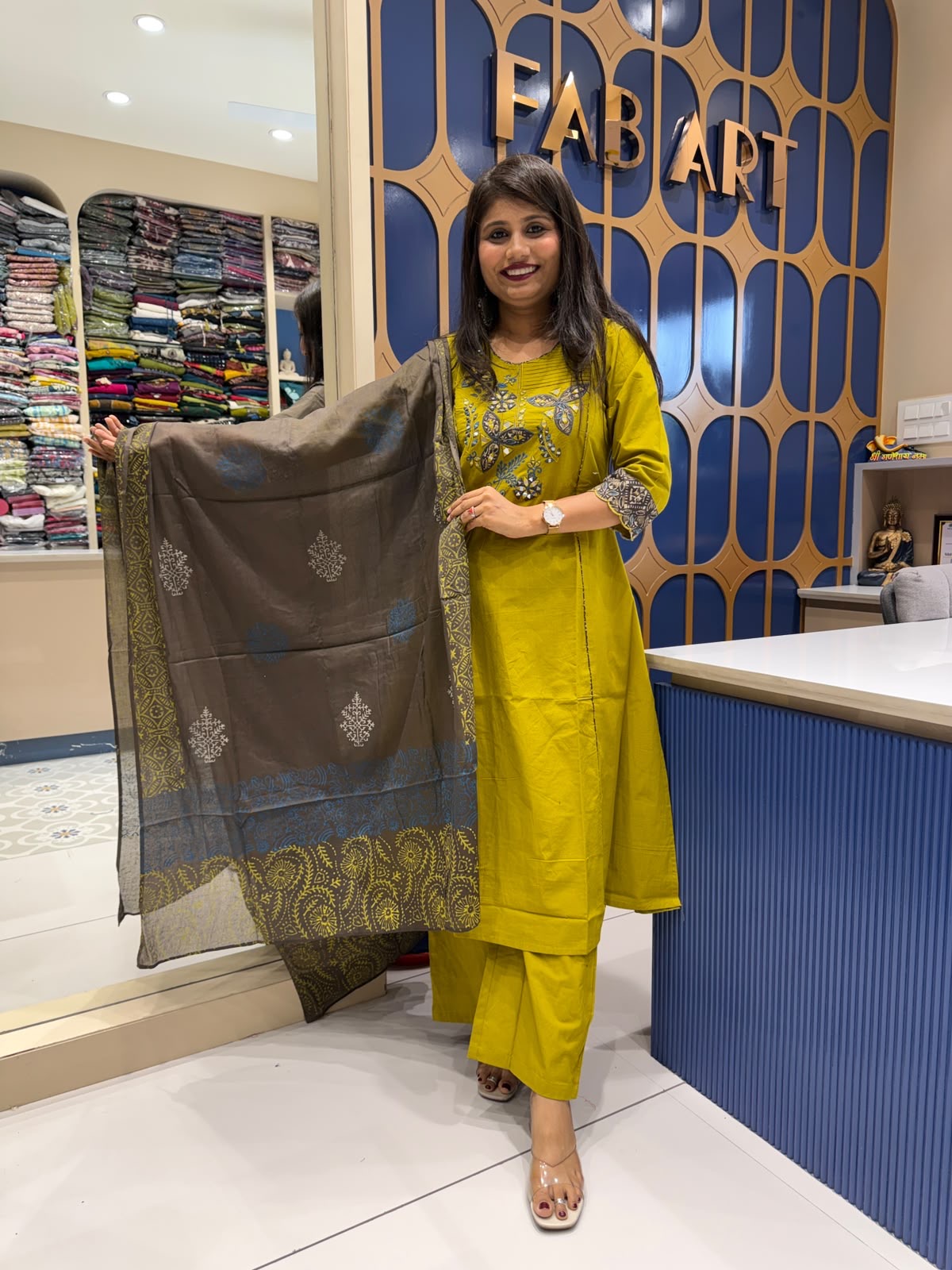 Contrast Duppata Dress: 226