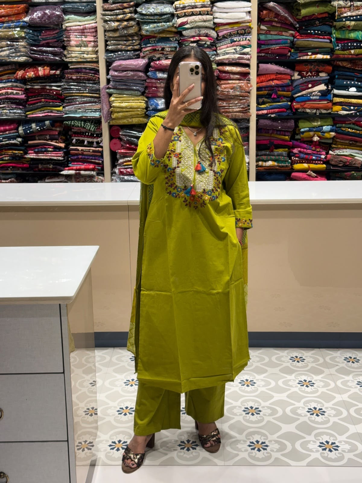 Gamthi Traditional Dupatta Set: 363