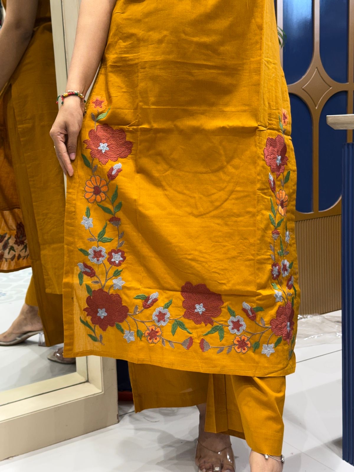 Mango Color Pair: 279
