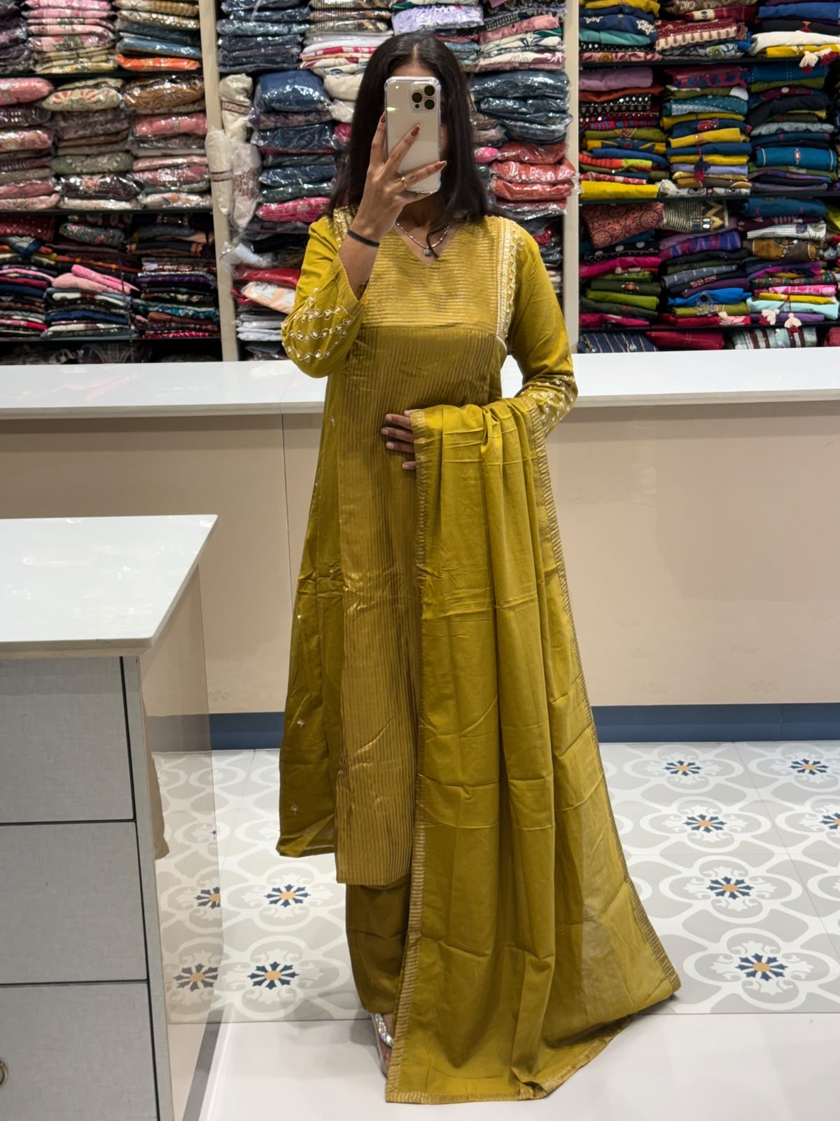 Florina Suit: 289