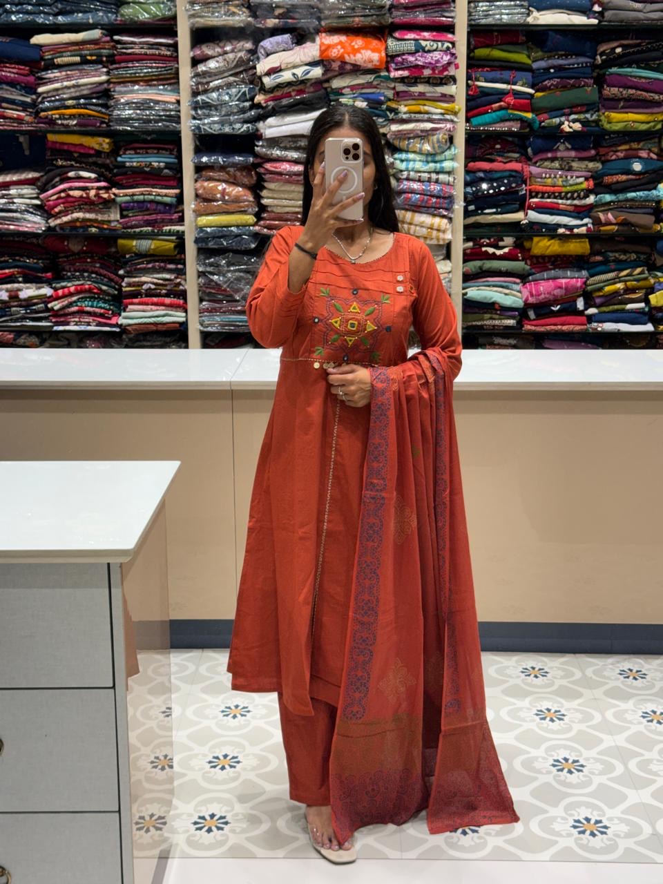 Kutchhi handwork: 270