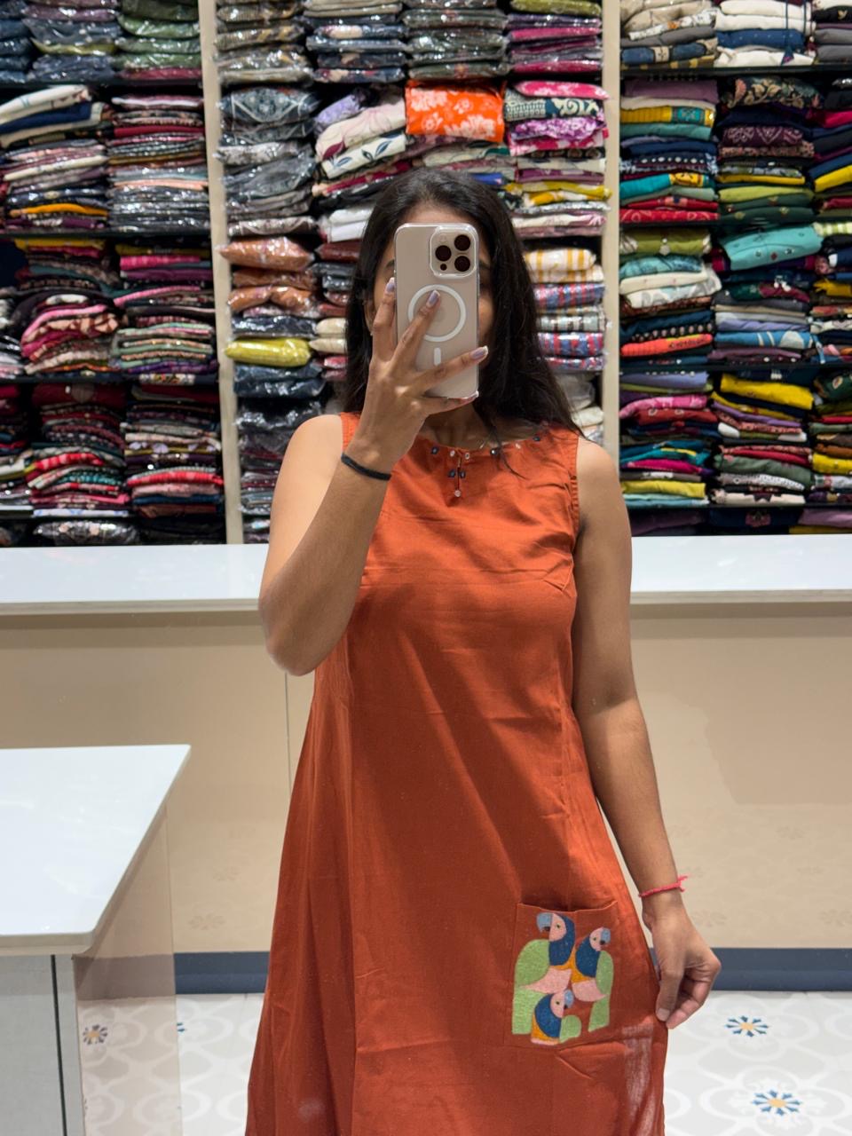 One Side Parrot Pocket: 238