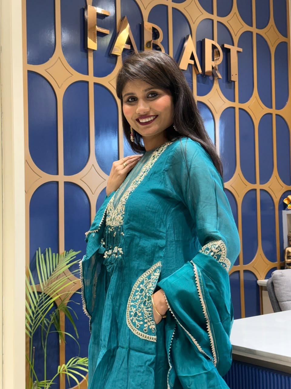 Festive Teal Blue: 409