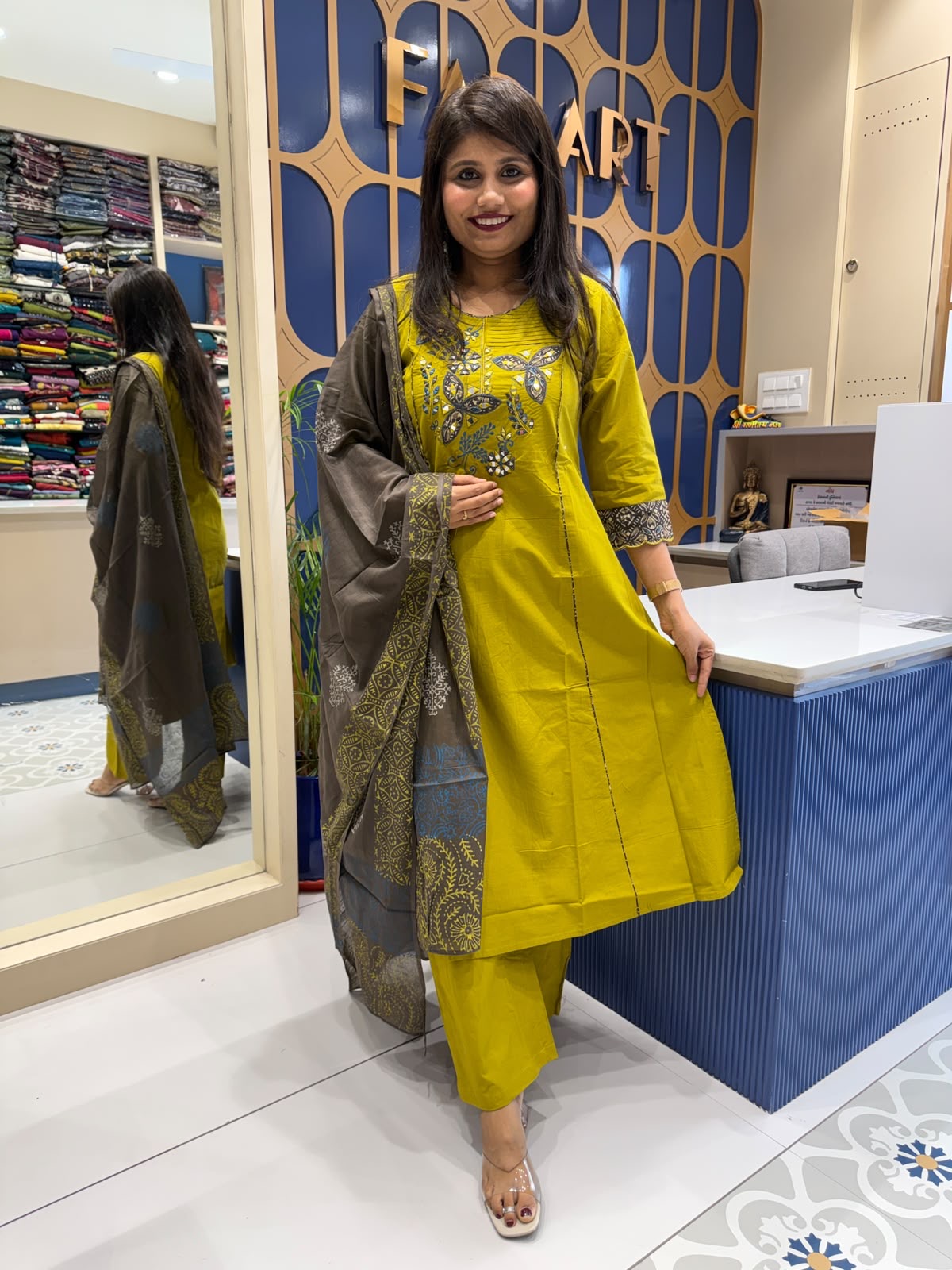 Contrast Duppata Dress: 226