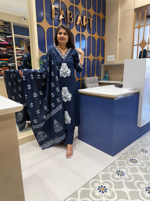 A Line Bird Dress: 0013