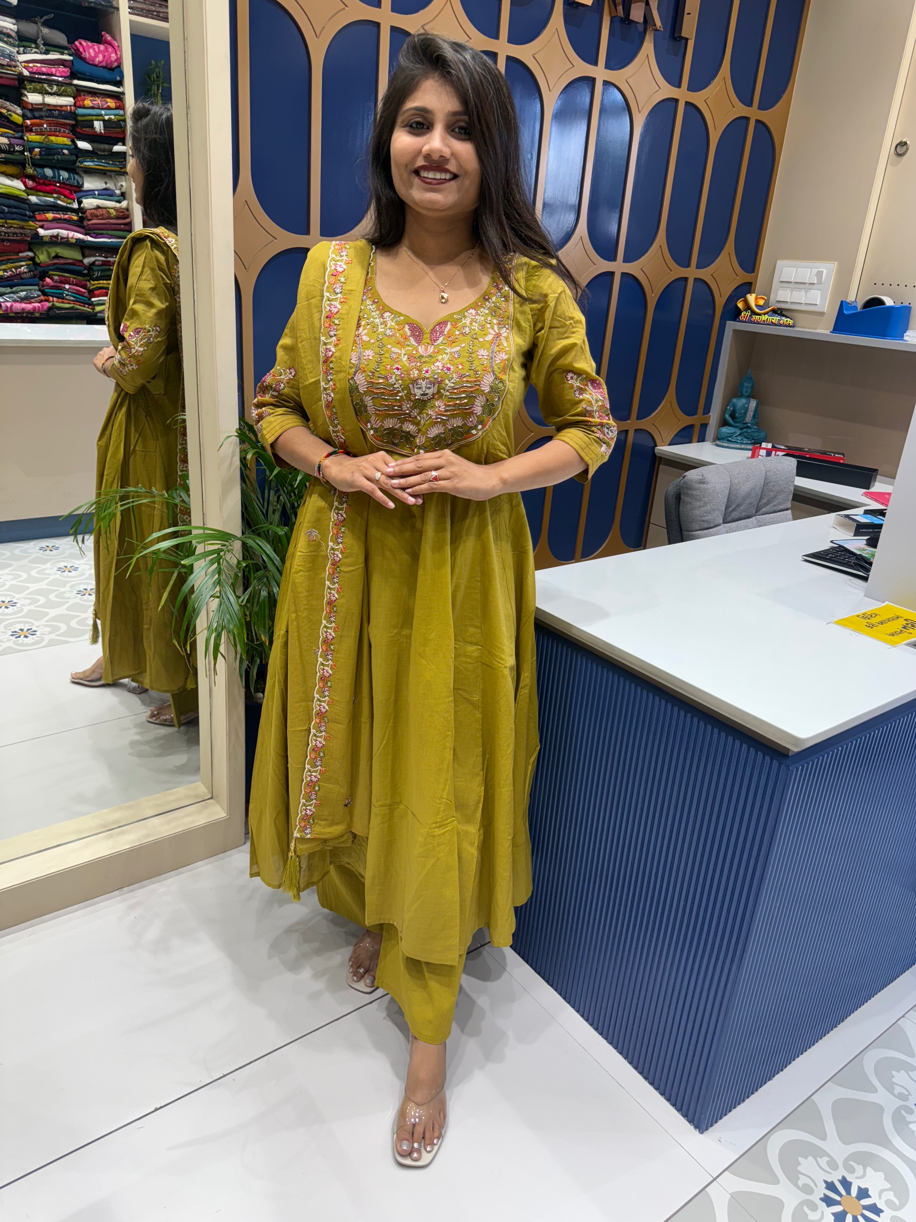 Shreenath Ji Dress: 0023