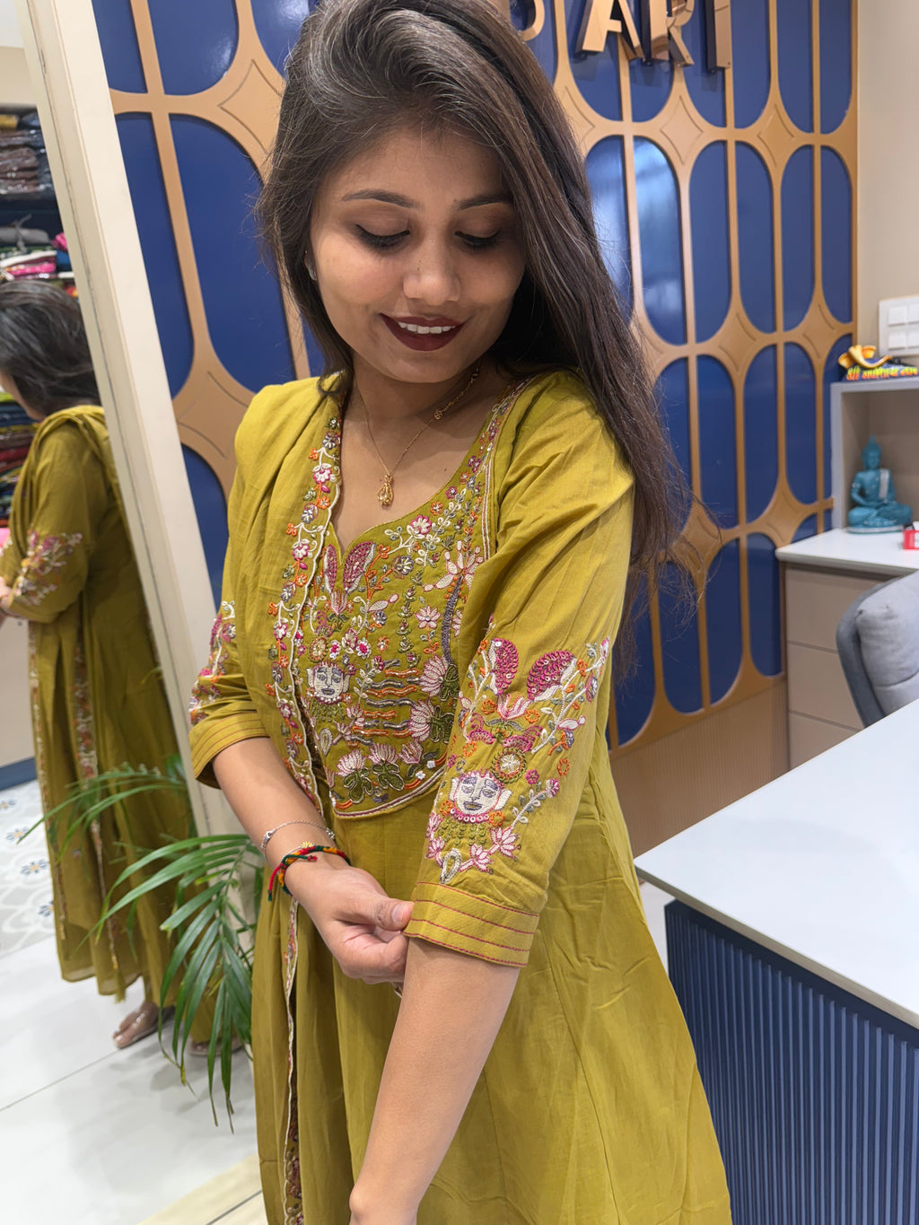 Shreenath Ji Dress: 0023