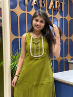 Designer Pant Pair with Necklace: 0031