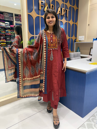 Page Work Dress: 0064