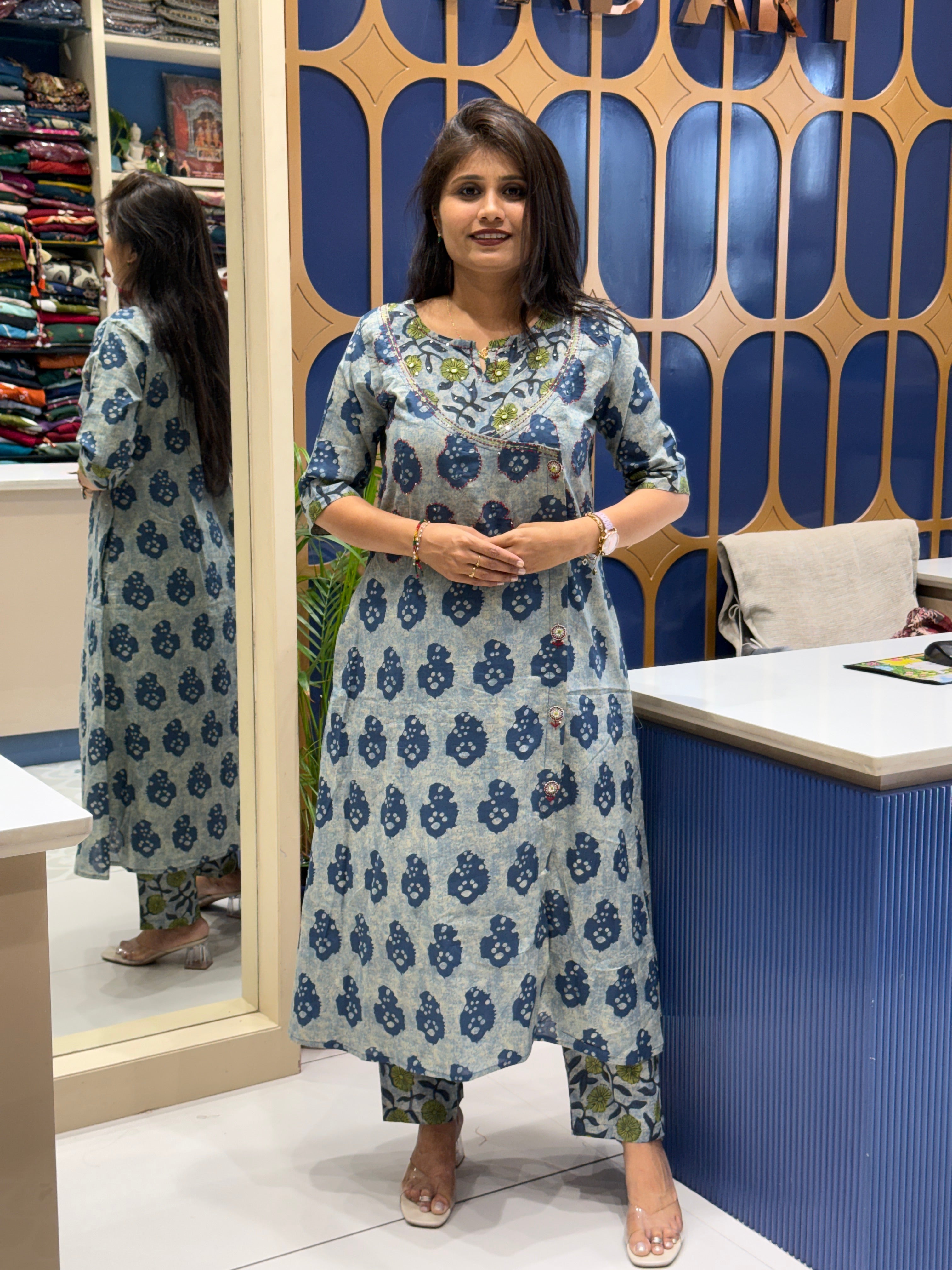 Anagrakha Dress: 0107