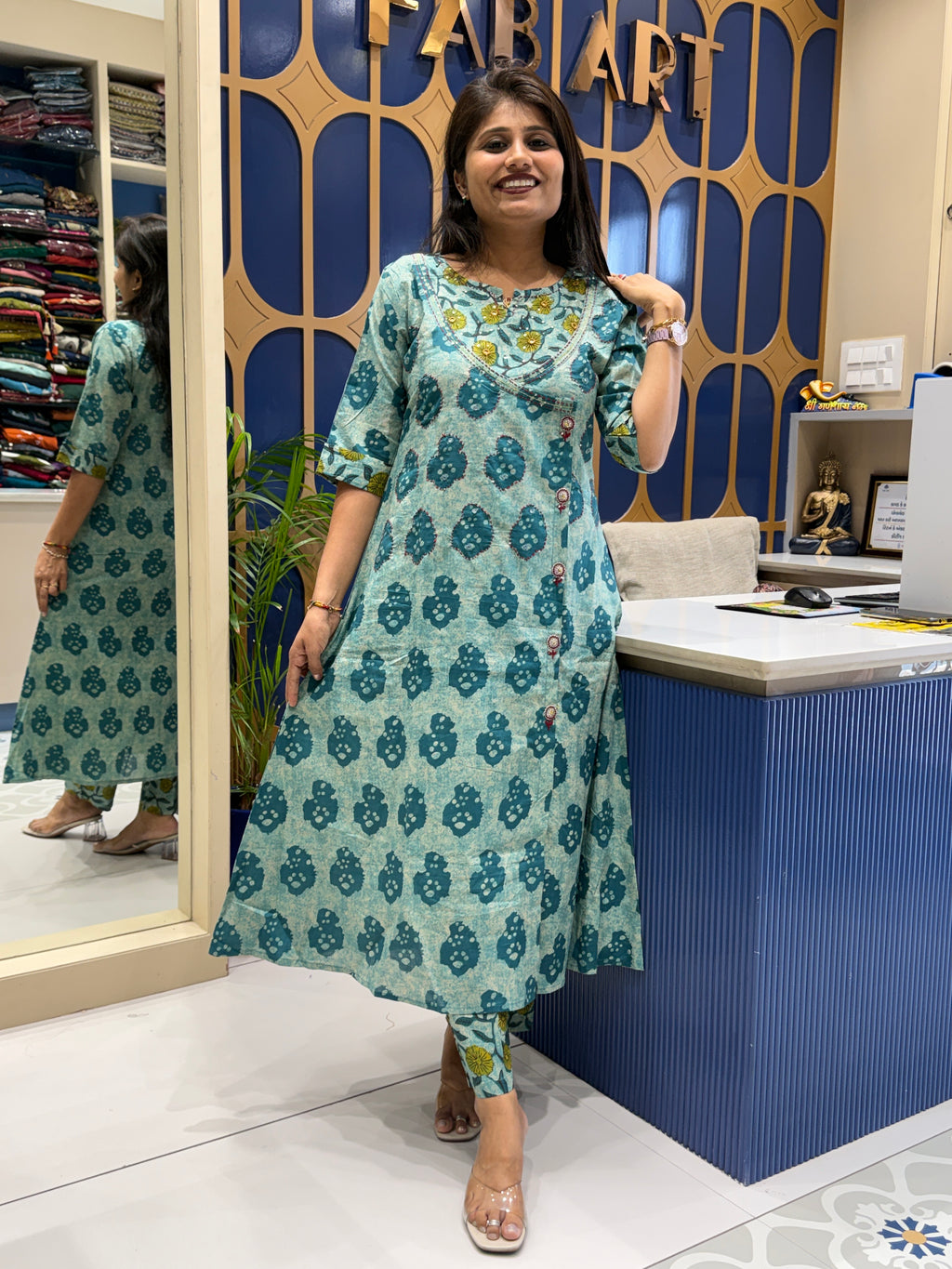 Anagrakha Dress: 0107