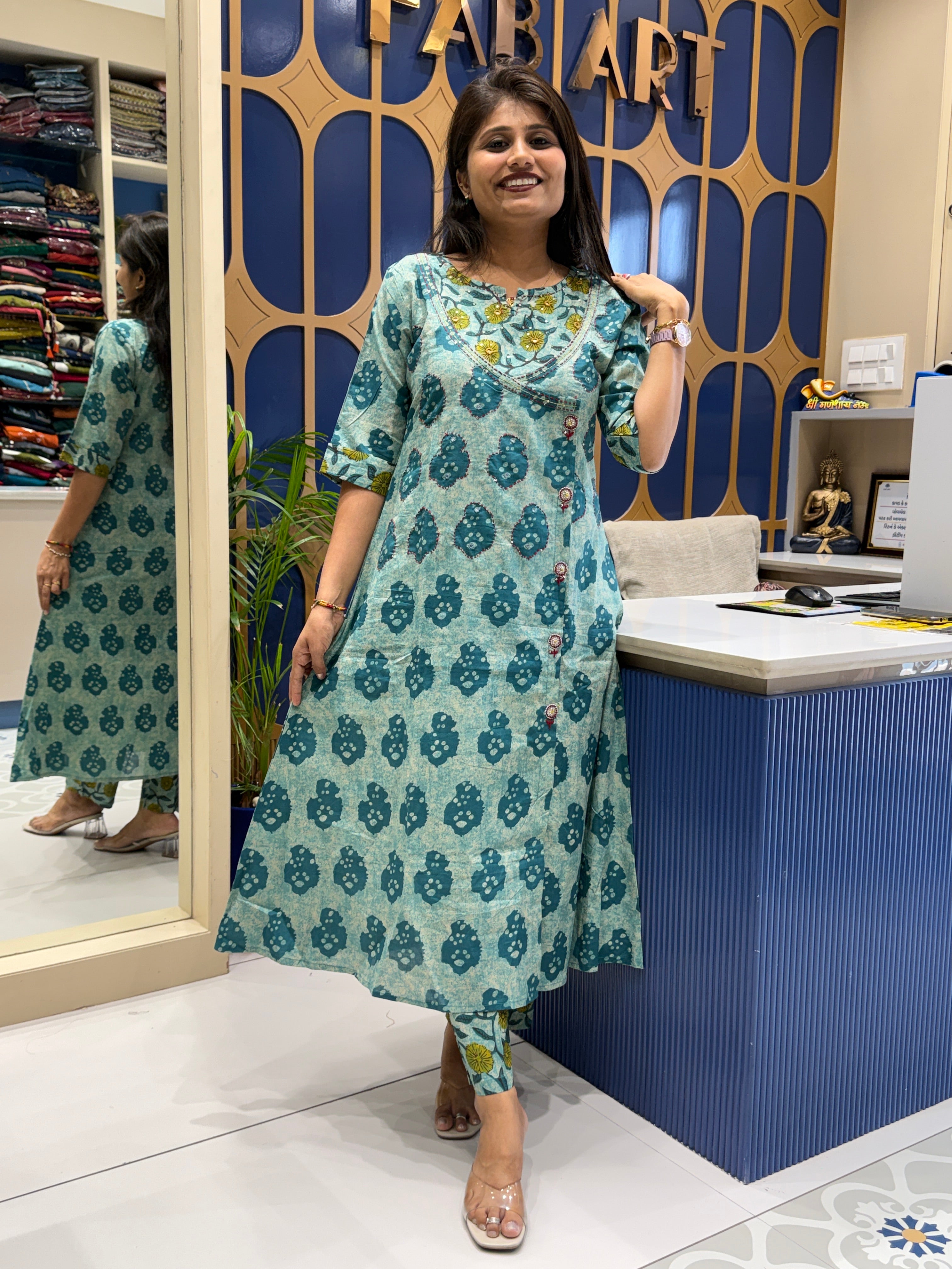 Anagrakha Dress: 0107