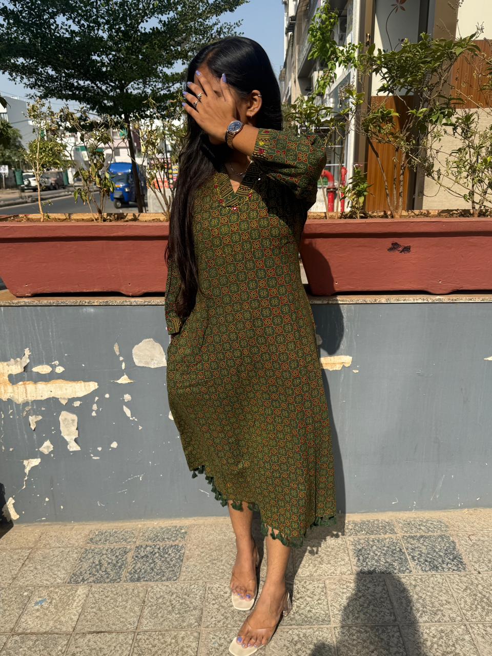 Ajarakh Midi: 0114